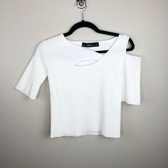 Zara Tops - Zara Knit White Top One Shoulder Cut Out